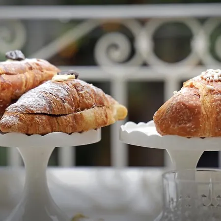 Ruins De Charme Couette-café 4*