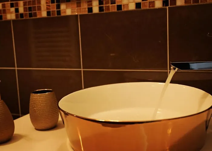 Couette-café Ruins De Charme 4*